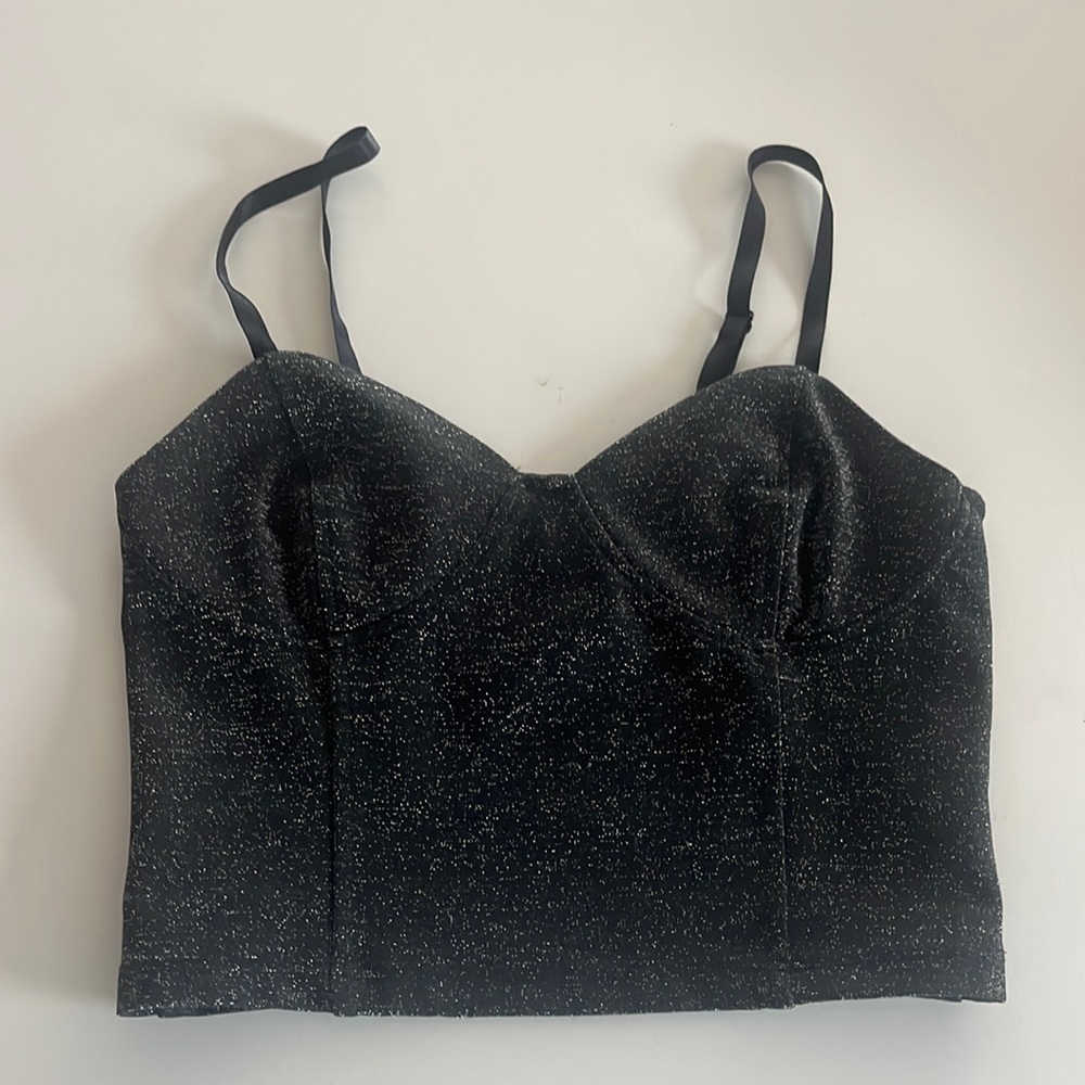 woman’s cute crop top